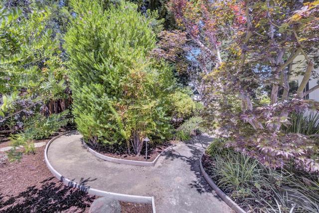 667 Cuesta Drive, Los Altos CA: https://media.crmls.org/mediaz/1511b22d-2776-403d-97a6-d593214e88ed.jpg