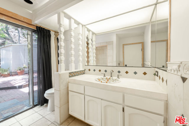 13033 Sky Valley Road, Los Angeles CA: https://media.crmls.org/mediaz/1511b98a-150c-4b35-883c-8a4315915a52.jpg