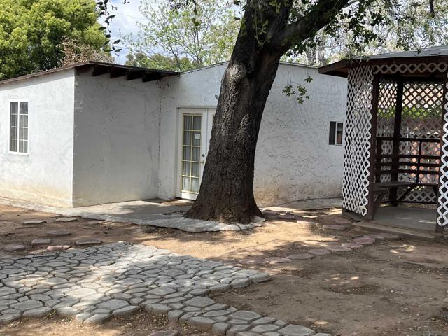 228 E 15th, Escondido CA: https://media.crmls.org/mediaz/151215db-2178-438b-a388-383909400bab.jpg