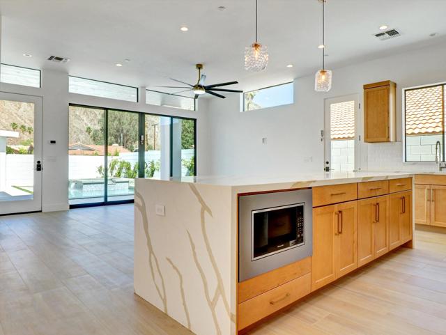 52120 Avenida Alvarado, La Quinta CA: https://media.crmls.org/mediaz/1512b58a-9c7b-4265-ab12-c2fff73d46c2.jpg