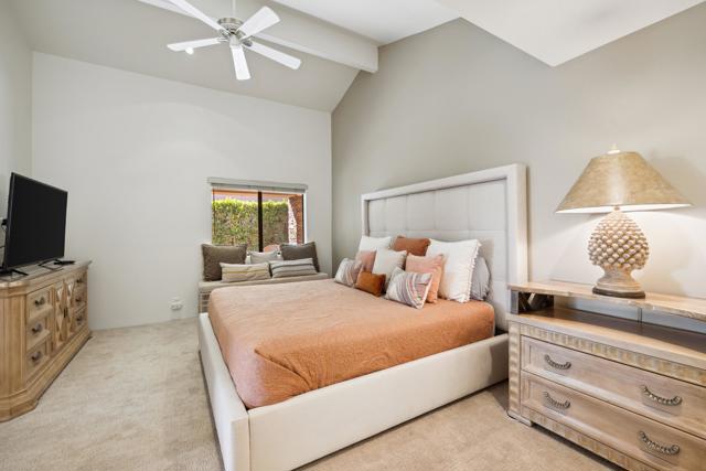 73231 Mariposa Drive, Palm Desert CA: https://media.crmls.org/mediaz/15131321-4be0-4118-a9ce-77099218dedf.jpg