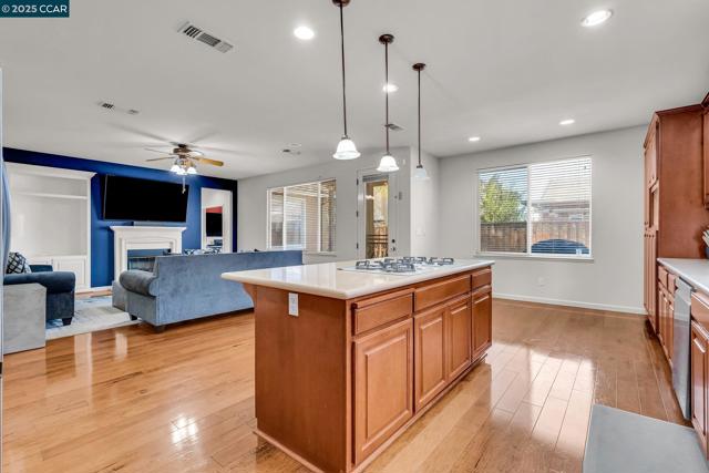 3627 Otter Brook Loop, Discovery Bay CA: https://media.crmls.org/mediaz/15148164-adfe-458f-9274-4f24224f6987.jpg