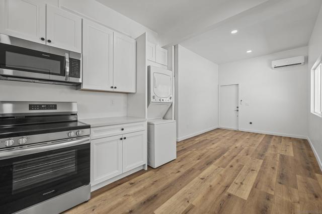 6979 81 Amherst, San Diego CA: https://media.crmls.org/mediaz/1514b24e-a520-4d98-87fc-aa5dc96f381c.jpg