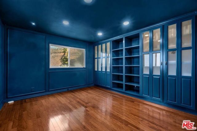 4 Bed Home for Sale in Los Angeles, California