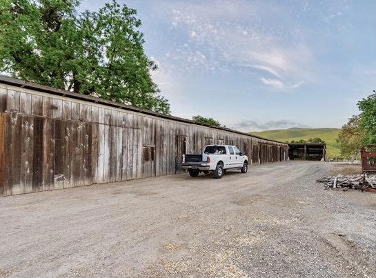 610 San Felipe Road, Gilroy CA: https://media.crmls.org/mediaz/15155883-6355-4432-b7bf-324ab8e610f4.jpg