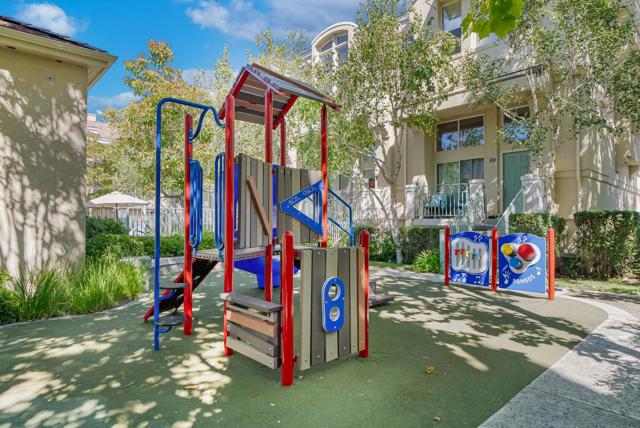 427 Nicholas Drive, Mountain View CA: https://media.crmls.org/mediaz/15168fe0-45e4-4d4e-8ed4-cb1e5142eb7a.jpg