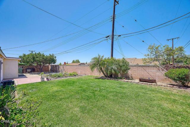 1209 Rosewood Avenue, Camarillo CA: https://media.crmls.org/mediaz/1516a601-6b82-4d46-a753-d9dbe650f310.jpg