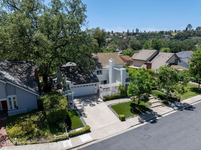 1984 Nettlebrook Street, Westlake Village CA: https://media.crmls.org/mediaz/1516aae2-bbd7-43de-bb22-a68da7e94964.jpg