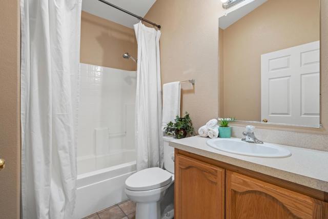 2900 Fairview Road, Hollister CA: https://media.crmls.org/mediaz/1516fba5-5258-40e7-a257-a8c665206896.jpg
