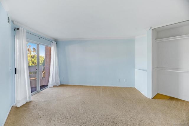 7087 Camino Revueltos #302, San Diego CA: https://media.crmls.org/mediaz/151709bb-947e-491b-aad2-54a36ac9f399.jpg