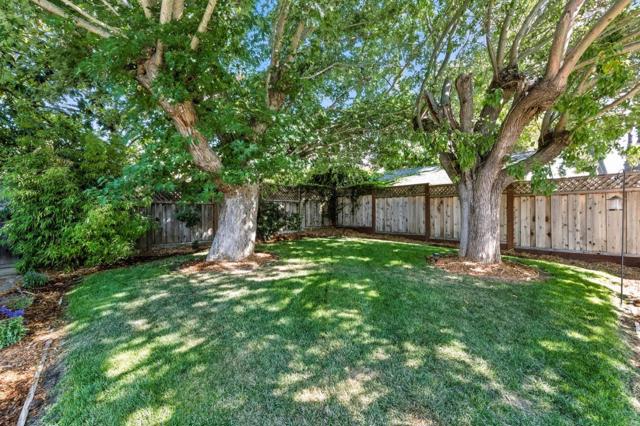 1968 Arroyo Avenue, San Carlos CA: https://media.crmls.org/mediaz/1517ebfa-ca08-4ea4-88c7-491598ef49da.jpg
