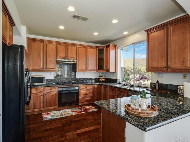 Detail Gallery Image 11 of 35 For 11615 Trailbrook Ln, San Diego,  CA 92128 - 3 Beds | 2/1 Baths