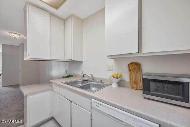 2621 Harbor Boulevard, Ventura CA: https://media.crmls.org/mediaz/15183b2e-4196-4338-8678-3299714be11c.jpg