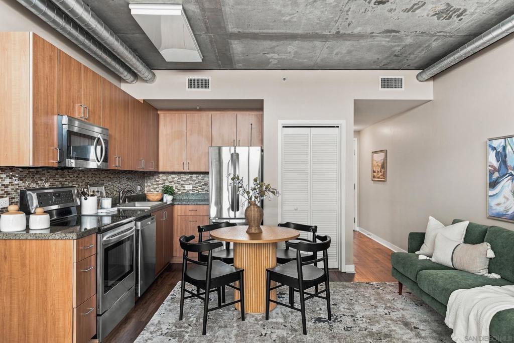 1080 Park Blvd - photo 13