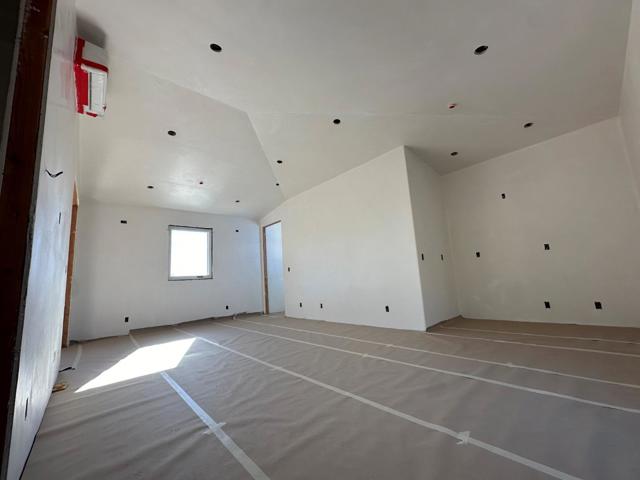 304 Country Club, Carmel Valley CA: https://media.crmls.org/mediaz/15194ab4-6b65-413b-9c80-a648503b9072.jpg