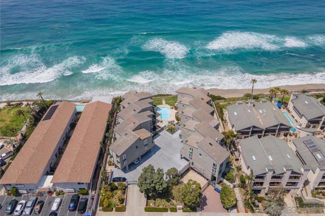 940 Sealane Dr, Encinitas CA: https://media.crmls.org/mediaz/151957a7-8a10-41cb-b973-d23929041663.jpg