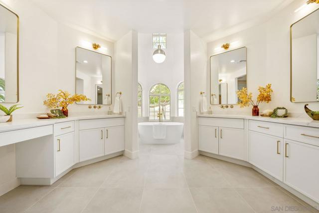 17601 Valle Verde, Poway CA: https://media.crmls.org/mediaz/15196edd-3ad8-47d0-83b6-4b9b9f4a1db4.jpg
