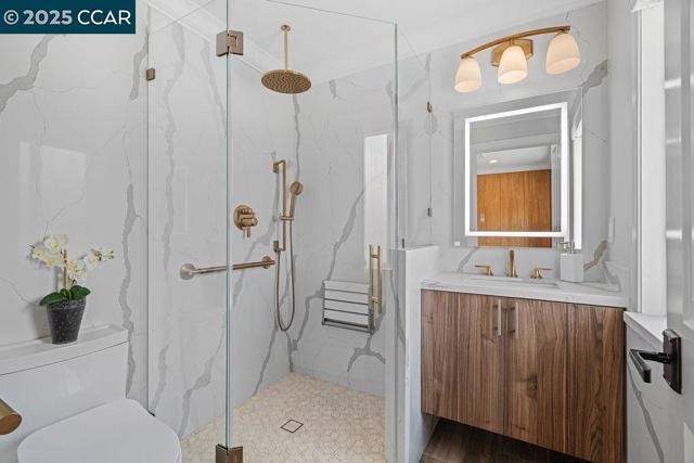 221 El Sobrante Dr, Danville CA: https://media.crmls.org/mediaz/15197d38-0b98-4903-bfc5-84b07948f3ed.jpg