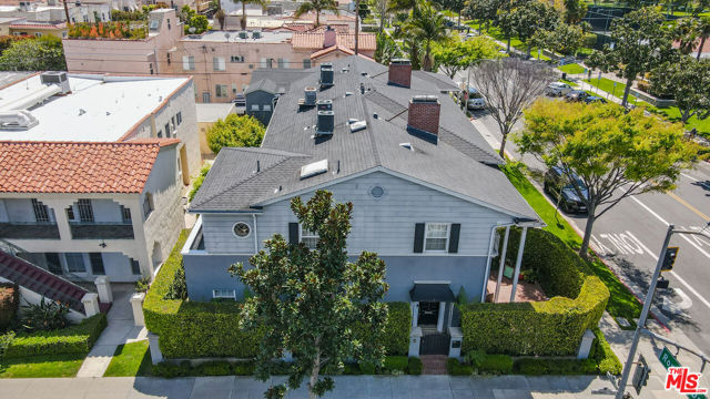 9660 W Olympic Boulevard, Beverly Hills CA: https://media.crmls.org/mediaz/1519e458-1dc5-49c2-b9de-f24aa9d488e9.jpg
