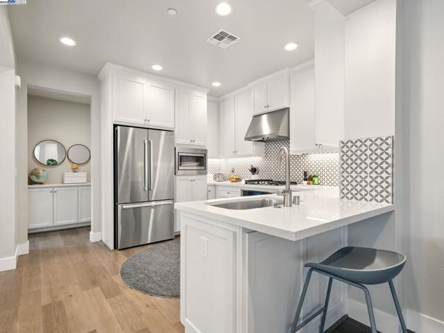 665 Sandalwood, Livermore CA: https://media.crmls.org/mediaz/151aefec-4998-4fe9-9bcc-a8274342cc8c.jpg