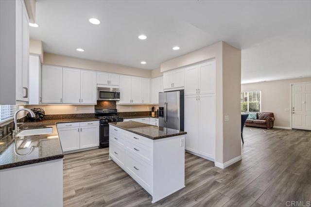 Detail Gallery Image 10 of 28 For 37444 Hydrus Pl, Murrieta,  CA 92563 - 4 Beds | 3 Baths