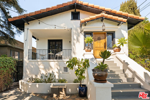 3801 Effie Street, Los Angeles CA: https://media.crmls.org/mediaz/151bd40e-bb64-4a5d-bb6c-7665fe39b91c.jpg