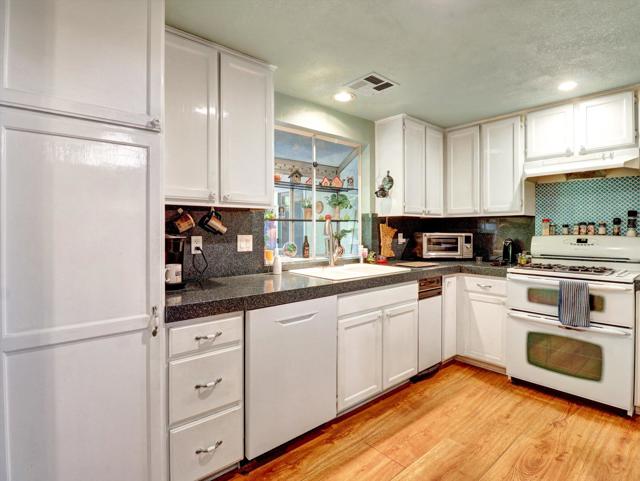 64660 Picard Court, Desert Hot Springs CA: https://media.crmls.org/mediaz/151e31ea-6143-436d-abe0-d6b64ca173fa.jpg