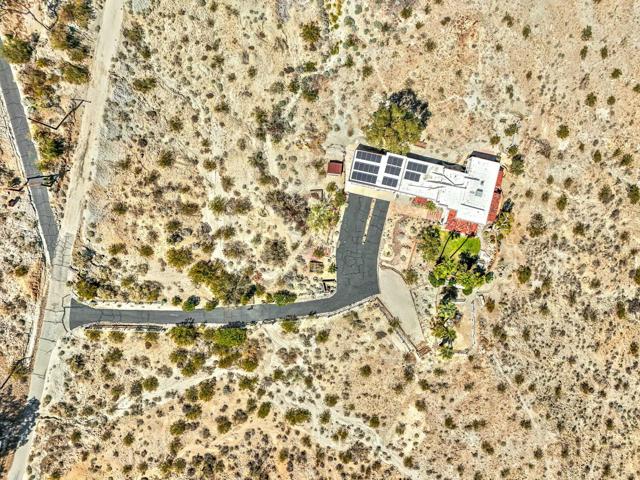 48600 Coyote Road, Palm Desert CA: https://media.crmls.org/mediaz/151e4bd5-bb8b-4848-ba49-f64668db4840.jpg