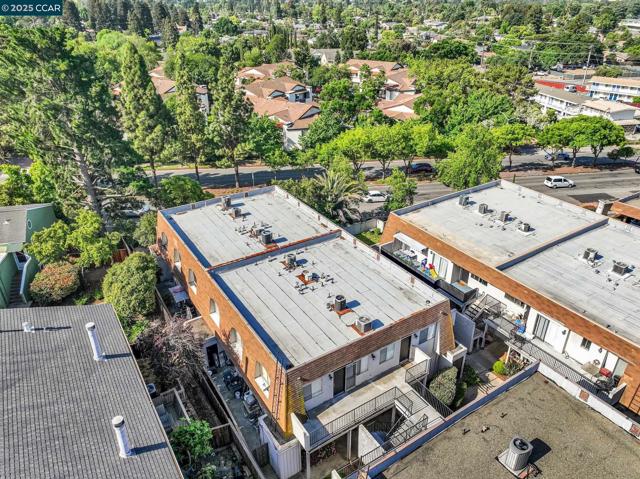 3641 Clayton Rd, Concord CA: https://media.crmls.org/mediaz/151eaf69-f8c1-49d8-85a4-04d7058cc3b5.jpg