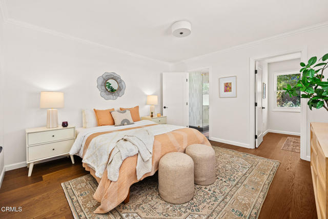 325 S Oak Avenue, Pasadena CA: https://media.crmls.org/mediaz/151eef8c-f5c0-4da5-989b-360b123e5bde.jpg
