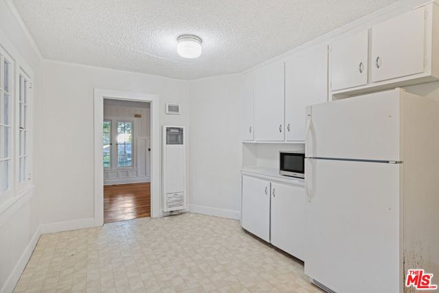 10606 Commerce Avenue photo 7