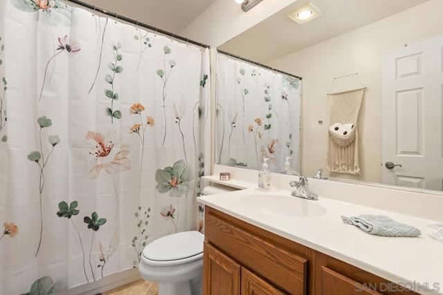 17945 Caminito Pinero, San Diego CA: https://media.crmls.org/mediaz/15206835-ab83-44a4-9e94-feda42599db6.jpg