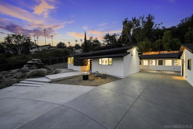11388 Lorena Ln, El Cajon CA: https://media.crmls.org/mediaz/1520ab7b-9580-4825-a6b4-30f6ccc18ebd.jpg