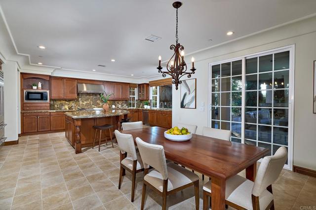 Detail Gallery Image 13 of 43 For 6591 Halite Place, Carlsbad,  CA 92009 - 5 Beds | 5/1 Baths