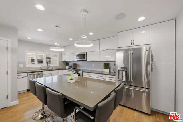 2 Bed Home for Sale in Los Angeles, California