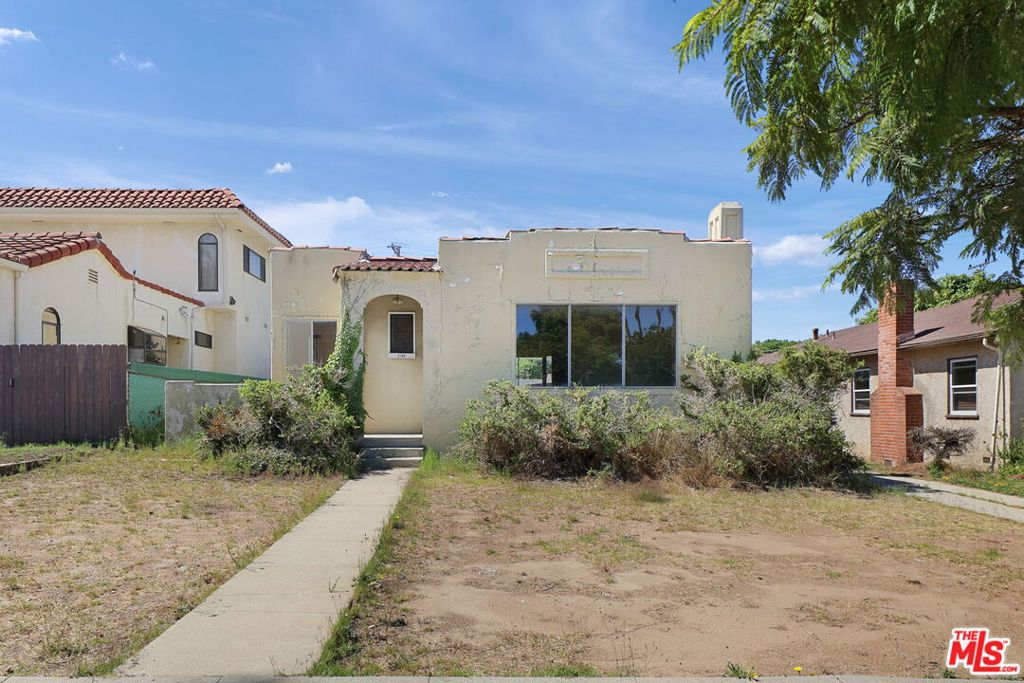 2137 Ashland Avenue Santa Monica, California 2137 Ashland Avenue