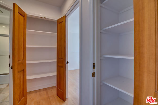 127 Abalone Avenue, Newport Beach CA: https://media.crmls.org/mediaz/152312c7-da81-48af-902b-e1851503d6ac.jpg