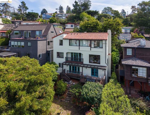 636 Euclid Ave, Berkeley CA: https://media.crmls.org/mediaz/152321a2-ccc1-47b3-9d01-c0ca83151d2a.jpg