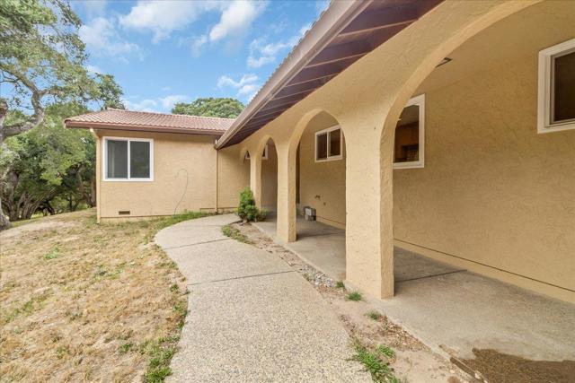19515 Vierra Canyon Road, Salinas CA: https://media.crmls.org/mediaz/15234ad1-b97a-485b-a266-da93ac3b5483.jpg