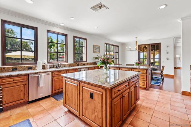 7975 Villas, San Diego CA: https://media.crmls.org/mediaz/1523c570-b431-460b-ad35-7cd6b3688c92.jpg