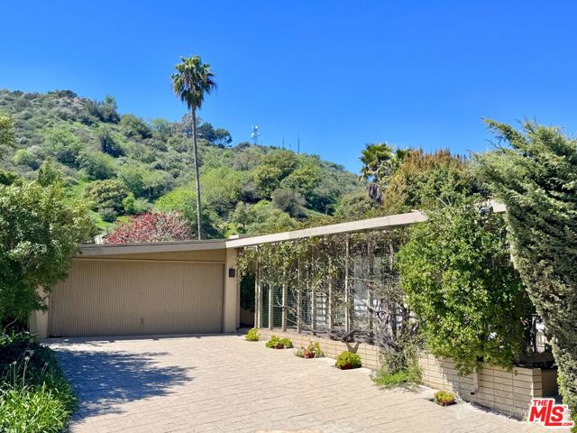 7545 Kimdale Lane, Los Angeles CA: https://media.crmls.org/mediaz/1523d381-005f-4631-898d-7c09fbfa0c7b.jpg