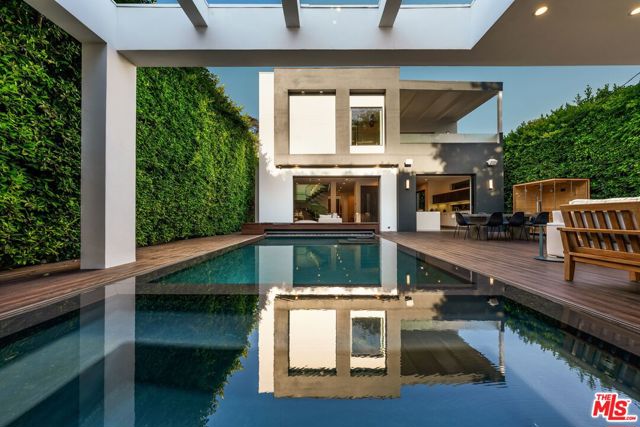 1609 N Stanley Avenue, Los Angeles CA: https://media.crmls.org/mediaz/1523f788-7ae0-416a-8887-f092e8f251da.jpg