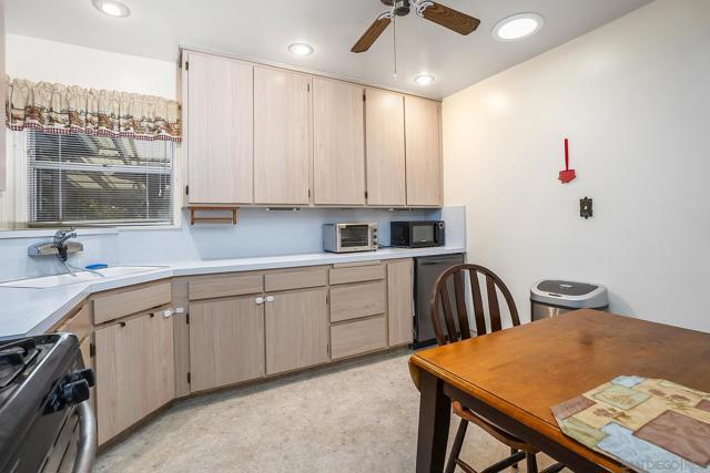 MLS #250046159SD image #16