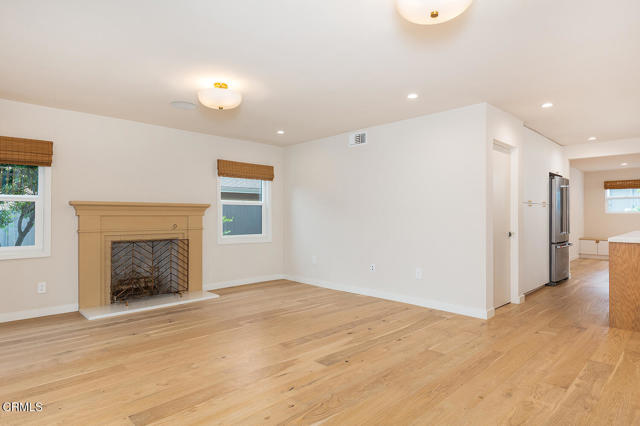 987 Bell Street, Pasadena CA: https://media.crmls.org/mediaz/15255f13-c2ba-4a55-9990-fb34ee5fa687.jpg