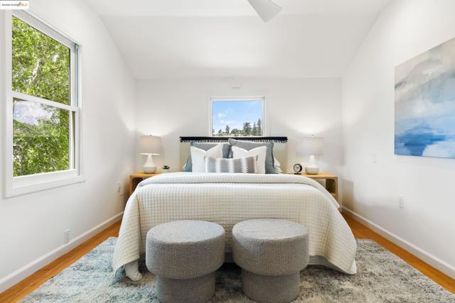 2333 Leimert Blvd, Oakland CA: https://media.crmls.org/mediaz/15262603-5325-4d77-bbb1-5312e0728390.jpg