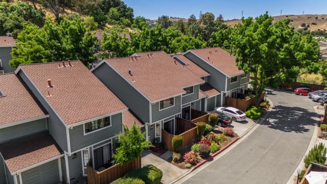 18013 Hillwood Lane, Morgan Hill CA: https://media.crmls.org/mediaz/15268c15-ea83-45e1-b296-e01d220f5a35.jpg
