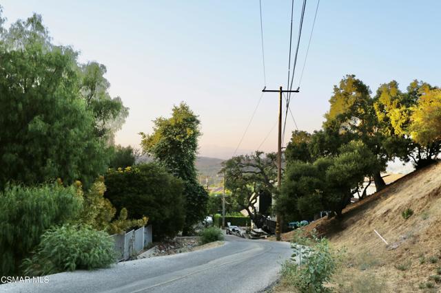 371 Acacia Lane, Newbury Park CA: https://media.crmls.org/mediaz/1526933b-a816-4836-bbbe-bd2f075ef84f.jpg