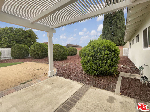 495 N Wendy Drive, Newbury Park CA: https://media.crmls.org/mediaz/152708c7-d1c8-4066-95f4-53d17328b6ca.jpg