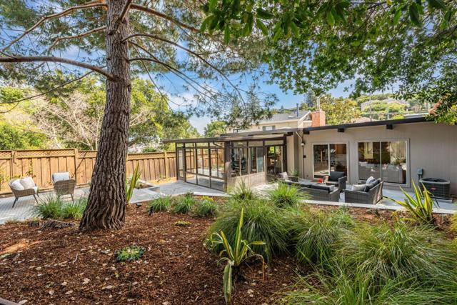 1620 Notre Dame Avenue, Belmont CA: https://media.crmls.org/mediaz/15271ac7-4408-47fd-8393-dffac06d9569.jpg
