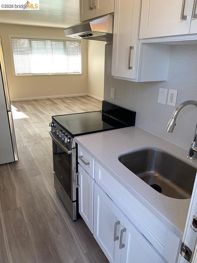 1220 62Nd St, Oakland CA: https://media.crmls.org/mediaz/15275dc8-ebff-40ce-b919-7200da39e788.jpg